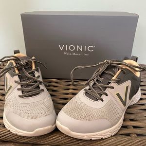 Womens’ Vionic Energy Sneakers Size 8 & Vapor (grey)